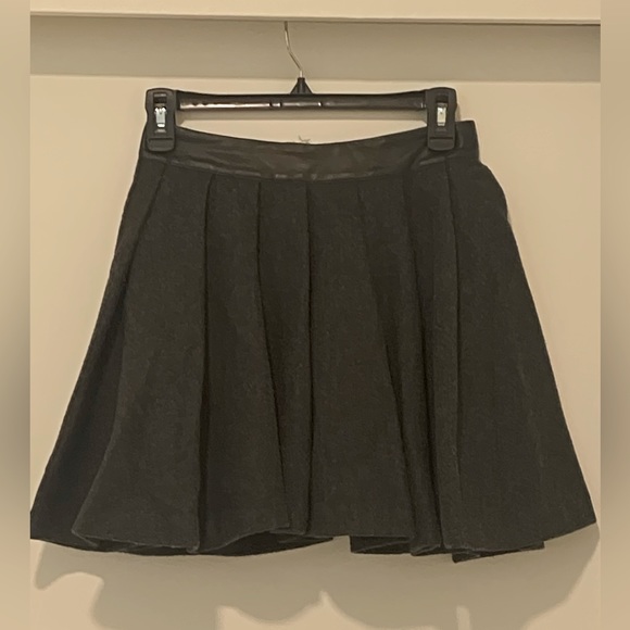 Skirt - Picture 1 of 2